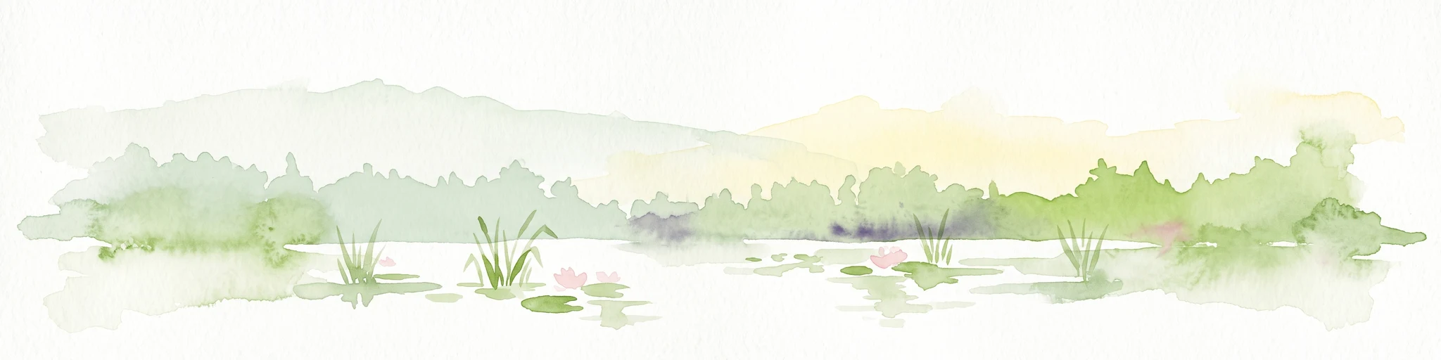 Una pintura horizontal en acuarela que muestra un río o lago tranquilo con plantas acuáticas, espadañas y flores rosadas de lirio sobre un fondo de suaves colinas verdes.
