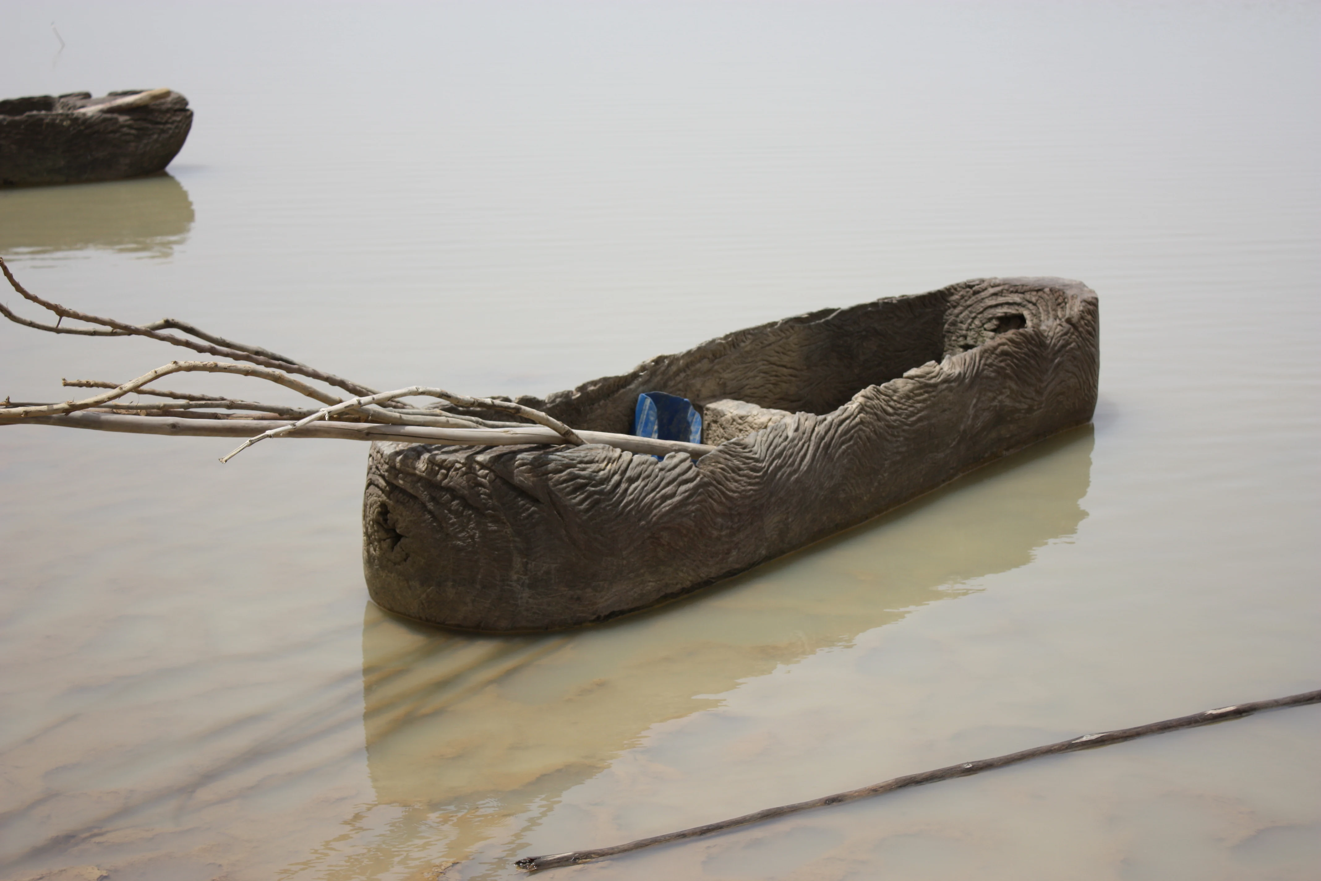 Pirogue on Lac Bam