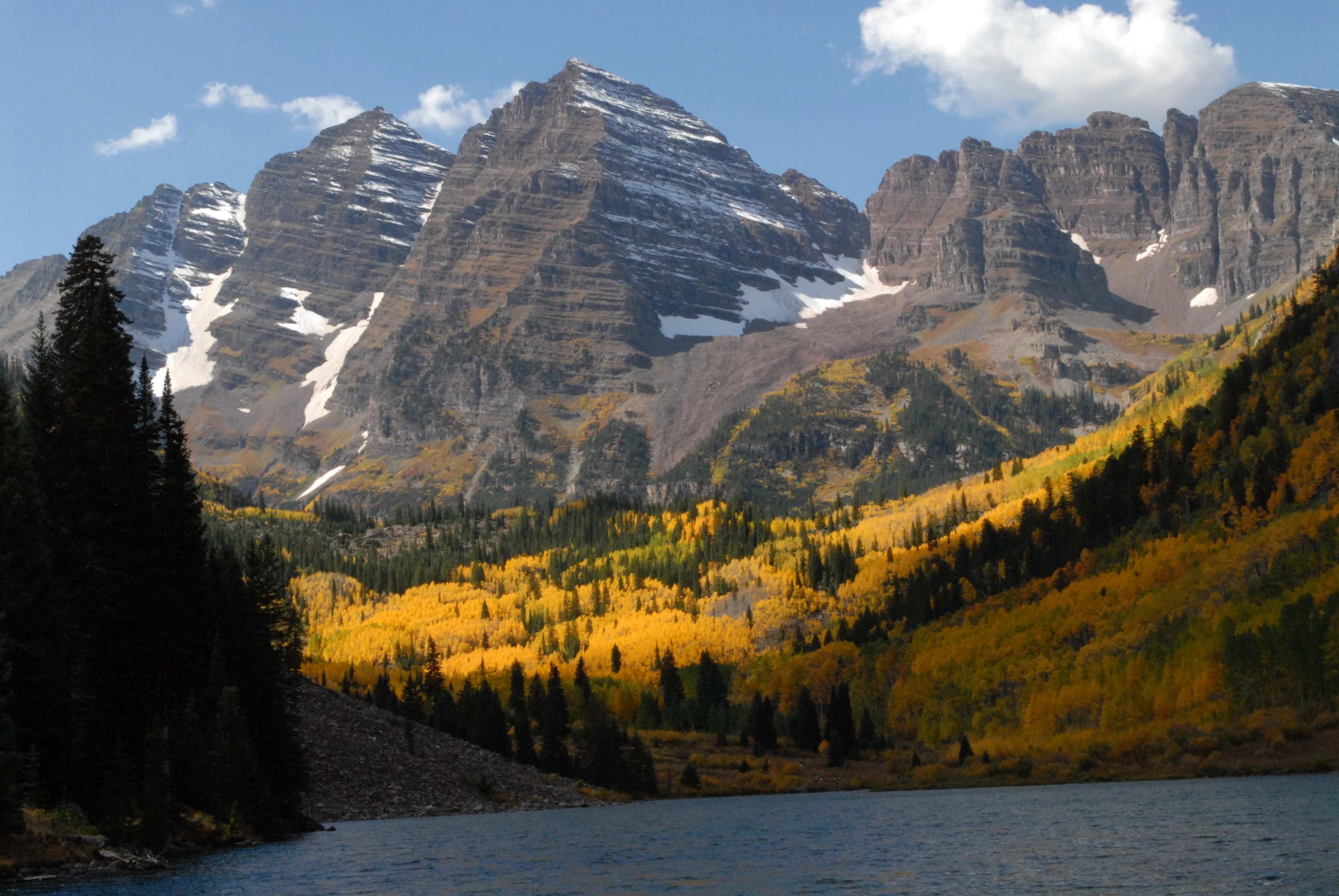 Maroon Lake in autumn